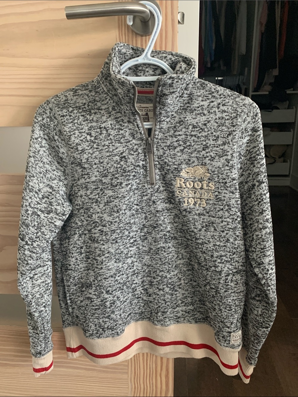 Roots Women's Grey Marled Half-Zip Sweater with Cream & Red Trim - small - Cabin